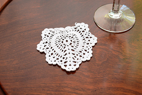 4" Crochet Heart Doily. White color. 12 pices